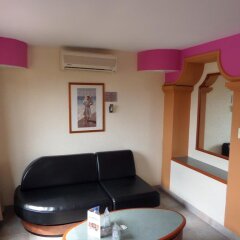 Отель Motel Los Prados - Adults Only Тлальнепантла-де-Бас комната для гостей