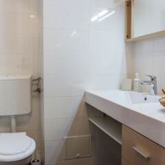 Отель Tineretului 20 by MRG Apartments Румыния, Бухарест - отзывы, цены и фото номеров - забронировать отель Tineretului 20 by MRG Apartments онлайн ванная фото 2