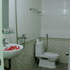 Отель Red Ceramics Homestay Вьетнам, Хойан - отзывы, цены и фото номеров - забронировать отель Red Ceramics Homestay онлайн ванная фото 2