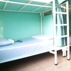 One Bangkok Hostel @love District Бангкок комната для гостей фото 2