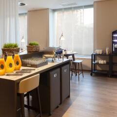AC Hotel Diagonal L´Illa с домашними животными