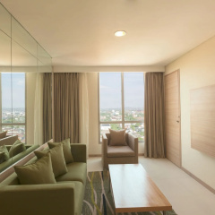Holiday Inn Express Semarang Simpang Lima An Ihg Hotel In Semarang Indonesia From 26 Photos Reviews Zenhotels Com