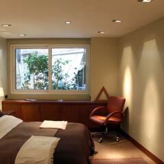 Отель Elegant And Cozy Central Apt • 5' To Athens Metro St Афины спа