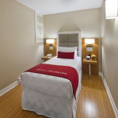 Отель The Strathcona Hotel Канада, Торонто - отзывы, цены и фото номеров - забронировать отель The Strathcona Hotel онлайн детские мероприятия