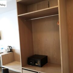 New Square Patong Hotel сейф в номере