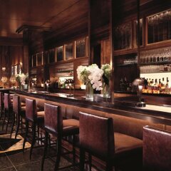 Отель Ritz-Carlton New York Central Park США, Нью-Йорк - отзывы, цены и фото номеров - забронировать отель Ritz-Carlton New York Central Park онлайн гостиничный бар