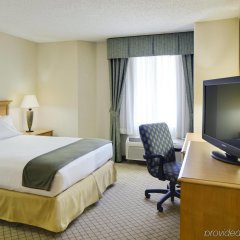 Отель Holiday Inn Express & Suites Nearest Universal Orlando, an IHG Hotel США, Орландо - 1 отзыв об отеле, цены и фото номеров - забронировать отель Holiday Inn Express & Suites Nearest Universal Orlando, an IHG Hotel онлайн комната для гостей фото 3