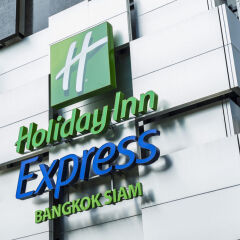 Отель Holiday Inn Express Siam Бангкок вид на фасад