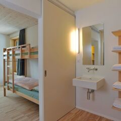 Отель Youth Hostel St. Moritz Швейцария, Санкт-Мориц - отзывы, цены и фото номеров - забронировать отель Youth Hostel St. Moritz онлайн ванная