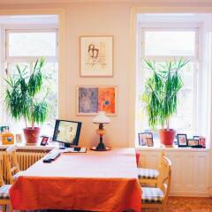 Апартаменты Beautiful, Artistic, Heirloom Apartment Стокгольм комната для гостей фото 2