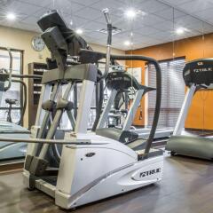 Отель Comfort Suites Cicero фитнесс-зал
