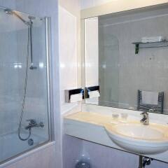 Coronet Hotel Прага ванная