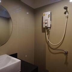 Phuthara Hostel ванная