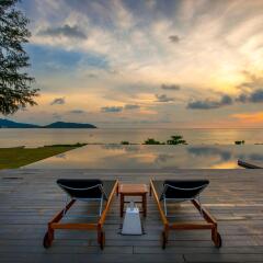 Отель The Naka Phuket балкон