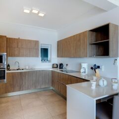 Отель Stunning Seafront Lux Apt, Fort Cambridge wt Pool Мальта, Слима - отзывы, цены и фото номеров - забронировать отель Stunning Seafront Lux Apt, Fort Cambridge wt Pool онлайн в номере фото 2