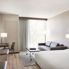 Отель AC Hotel by Marriott Phoenix Biltmore США, Финикс - отзывы, цены и фото номеров - забронировать отель AC Hotel by Marriott Phoenix Biltmore онлайн комната для гостей фото 5