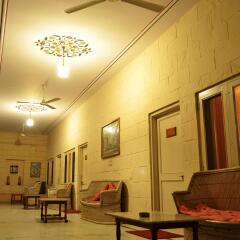 Suryaa Villa - A City Centre Hotel интерьер отеля