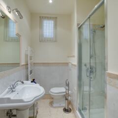 Отель Kometa Suites & Apartments Италия, Флоренция - отзывы, цены и фото номеров - забронировать отель Kometa Suites & Apartments онлайн ванная фото 2