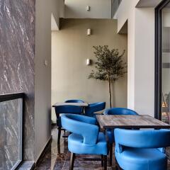 Отель The District Hotel Мальта, Сан Джулианс - 1 отзыв об отеле, цены и фото номеров - забронировать отель The District Hotel онлайн балкон
