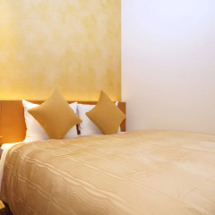 Отель Nishitetsu Inn Fukuoka Тэндзин сейф в номере