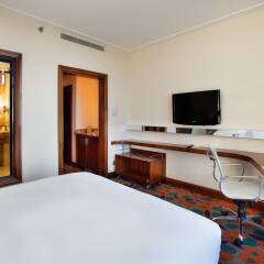 DoubleTree by Hilton Hotel Van Турция, Ван - отзывы, цены и фото номеров - забронировать отель DoubleTree by Hilton Hotel Van онлайн удобства в номере