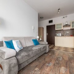 Апартаменты P&O Apartments Okecie комната для гостей фото 2