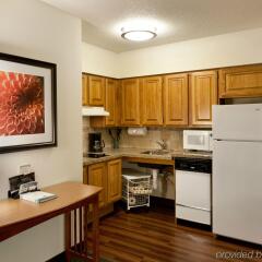 Отель Staybridge Suites Minneapolis-Bloomington Блумингтон в номере