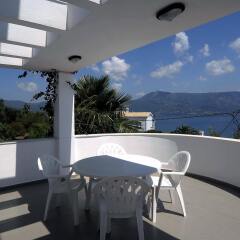 Отель Nikolaos House балкон