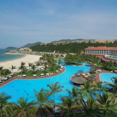 Отель Vinpearl Resort Nha Trang пляж фото 2