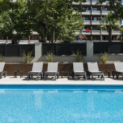 Отель California Apts. бассейн