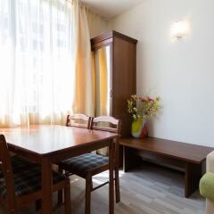 Апартаменты Two Bedroom Apartment with Kitchen & Balcony комната для гостей фото 2
