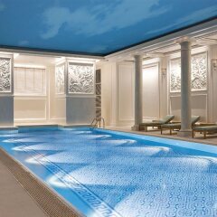 Shangri-La Hotel Paris с домашними животными