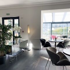 Отель Hôtel Le Canberra - Hôtels Ocre et Azur интерьер отеля