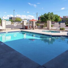 Отель Hampton Inn Albuquerque - University Midtown бассейн фото 2