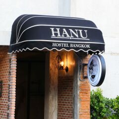 Hanu Hostel Бангкок банкомат