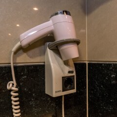 Отель Best Western Plus Blue Square фитнесс-зал