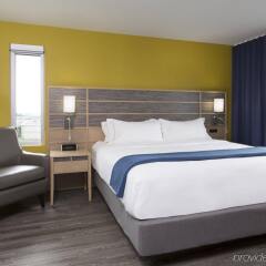 Отель Holiday Inn Express Quebec City - Sainte Foy Канада, Квебек - отзывы, цены и фото номеров - забронировать отель Holiday Inn Express Quebec City - Sainte Foy онлайн комната для гостей фото 5