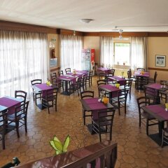 Hotel Velus Чивитанова-Марке питание