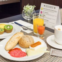 Hotel Acteón Valencia Валенсия в номере