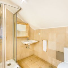Отель Central Downtown Deluxe Duplex Португалия, Лиссабон - отзывы, цены и фото номеров - забронировать отель Central Downtown Deluxe Duplex онлайн ванная