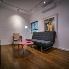 Апартаменты Hanasi 129 - Boutique Apartments Хайфа комната для гостей фото 2