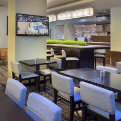 Отель Courtyard by Marriott New York Manhattan/Chelsea гостиничный бар