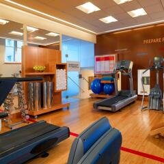 Отель Sheraton Grand Salzburg Зальцбург фитнесс-зал