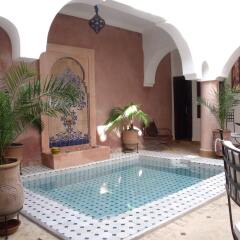 Отель Riad Ailen Марракеш бассейн