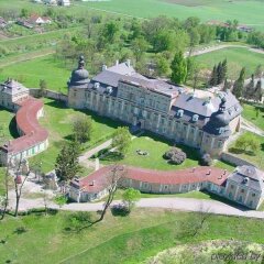 Отель Lévay Villa Hotel Венгрия, Лиллафюред - отзывы, цены и фото номеров - забронировать отель Lévay Villa Hotel онлайн спортивное сооружение