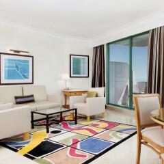 Отель Hilton Dubai Jumeirah 5* Люкс с различными типами кроватей фото 22