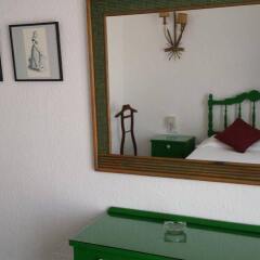 Отель Hostal Cas Bombu удобства в номере