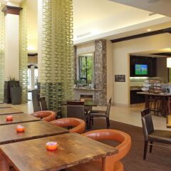 Отель Hilton Garden Inn Frederick гостиничный бар