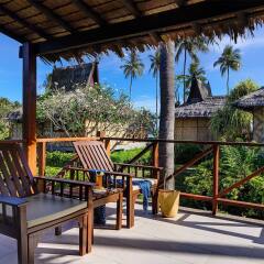 Отель Phi Phi Island Village Beach Resort балкон