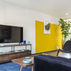 Апартаменты Bright 2BR Condesa Apartment With Balcony Мехико комната для гостей фото 2